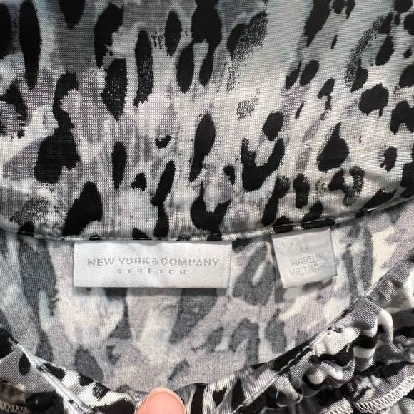 NY&C blouse size medium - Picture 2 of 2